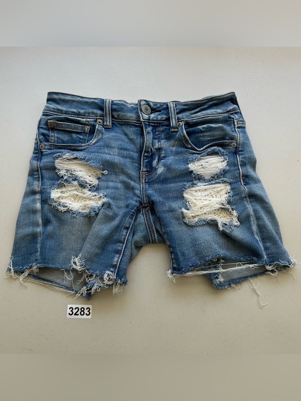 American Eagle Denim Short Size 4 Distressed Raw Hem Stretch